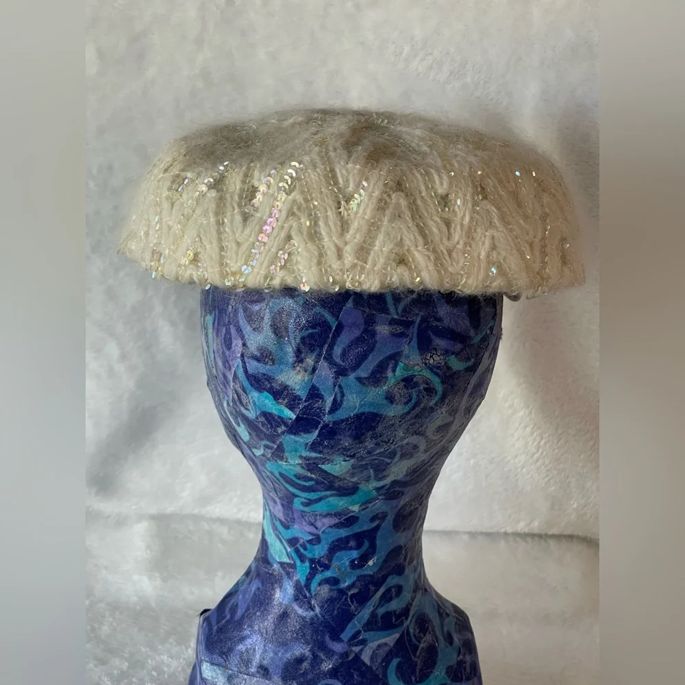 Amazing vintage Modern Miss cream iridescent sequence fascinator hat derby pill